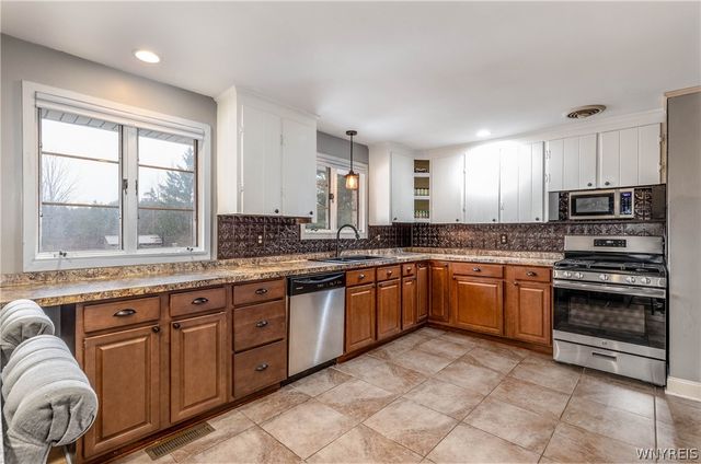 6606 Gartman Road, Orchard Park, NY 14127