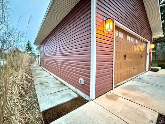 6606 Gartman Road, Orchard Park, NY 14127