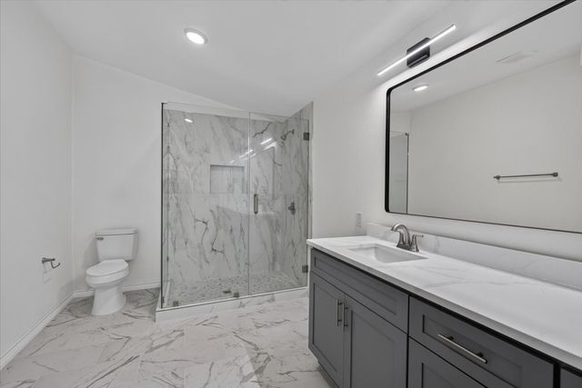 127 Camino Robles, Gun Barrel City, TX 75156