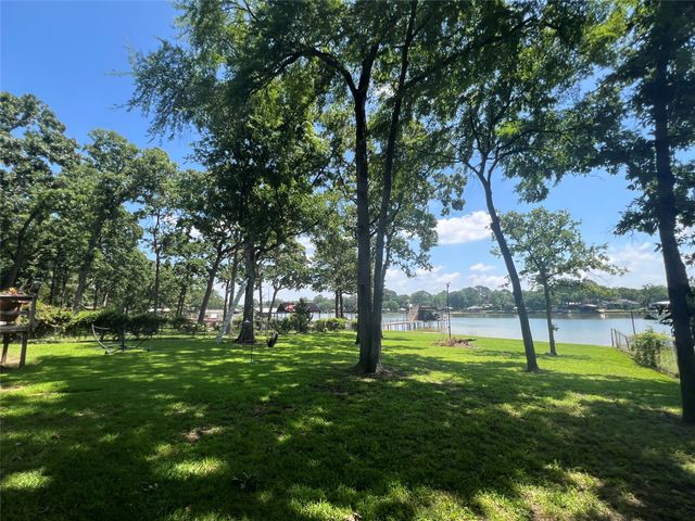 127 Camino Robles, Gun Barrel City, TX 75156