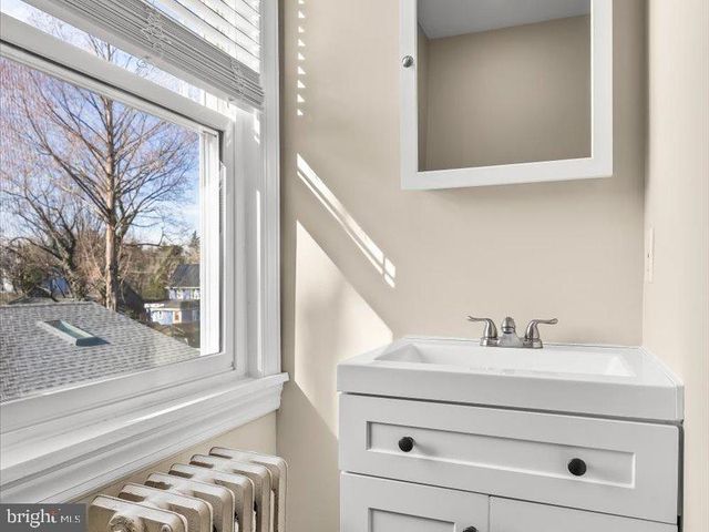 451 E 2ND ST, Moorestown, NJ 08057