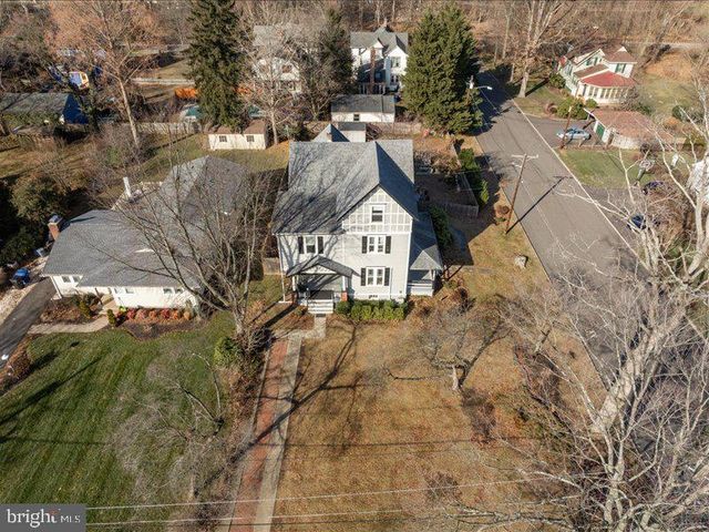 451 E 2ND ST, Moorestown, NJ 08057