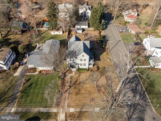 451 E 2ND ST, Moorestown, NJ 08057