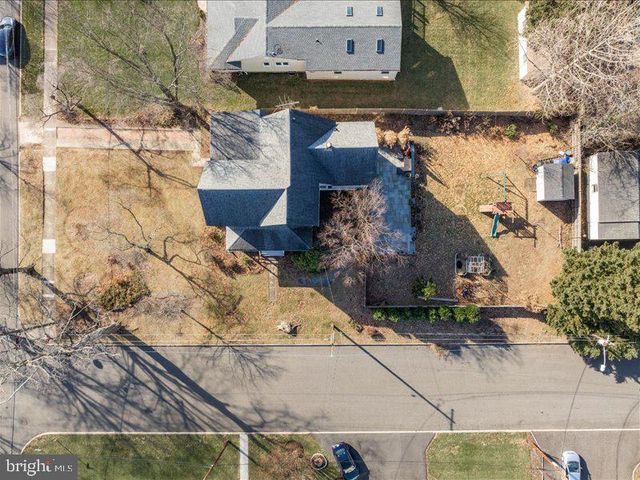 451 E 2ND ST, Moorestown, NJ 08057