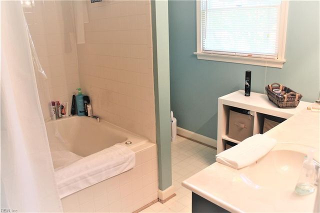 561 Kristy CT, Newport News, VA 23602