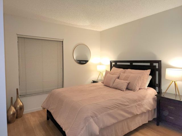 285 SE 10th Street 8a, Deerfield Beach, FL 33441