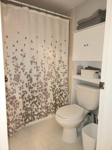 285 SE 10th Street 8a, Deerfield Beach, FL 33441