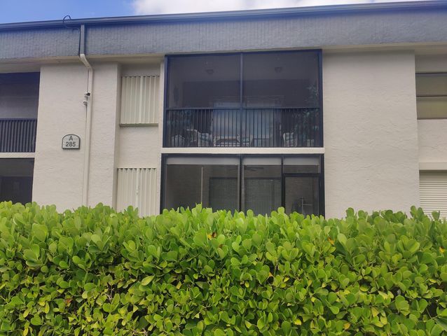 285 SE 10th Street 8a, Deerfield Beach, FL 33441