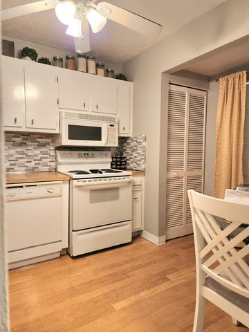 285 SE 10th Street 8a, Deerfield Beach, FL 33441