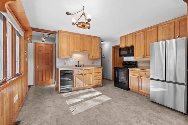 W11430 RIVERSIDE ROAD, Marion, WI 54950