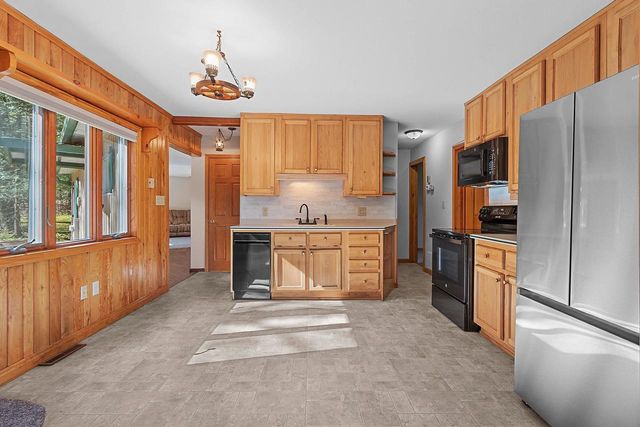 W11430 RIVERSIDE ROAD, Marion, WI 54950