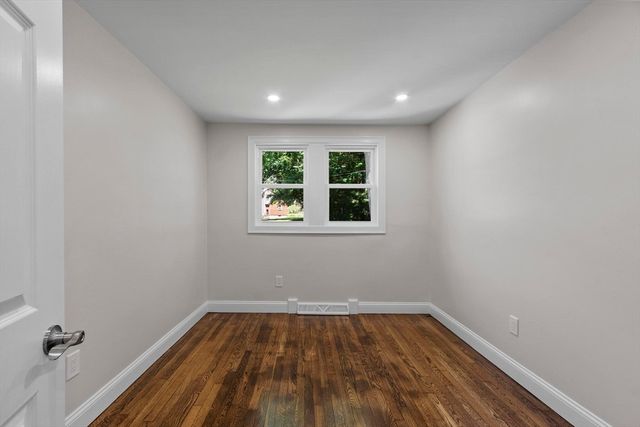 62 Queensland Rd, Billerica, MA 01862