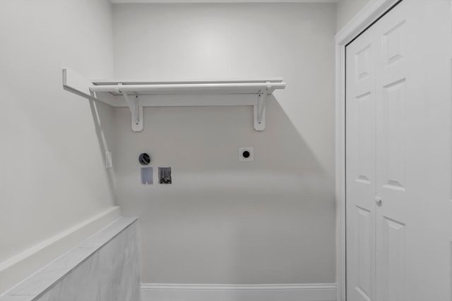 62 Queensland Rd, Billerica, MA 01862
