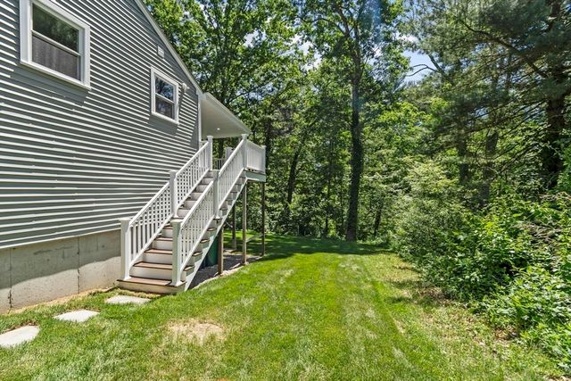 62 Queensland Rd, Billerica, MA 01862