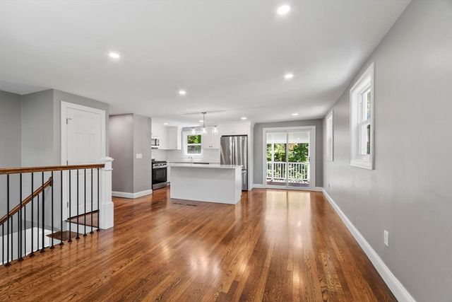 62 Queensland Rd, Billerica, MA 01862