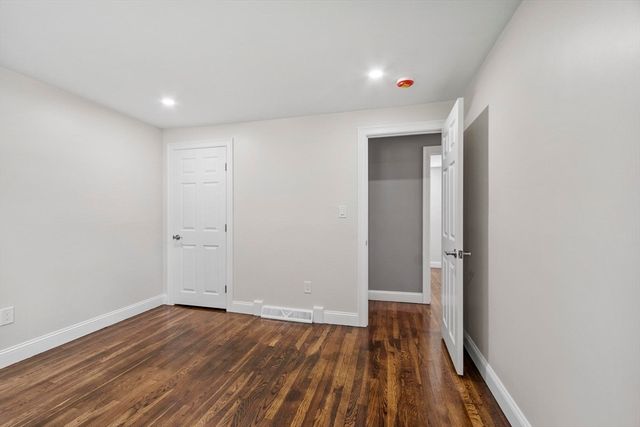 62 Queensland Rd, Billerica, MA 01862