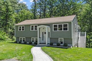 62 Queensland Rd, Billerica, MA 01862