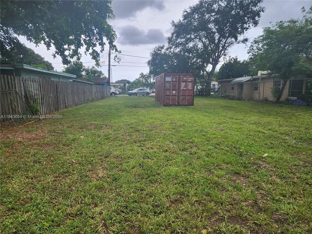 315 N 61st Ave, Hollywood, FL 33024