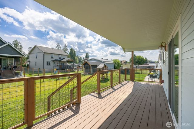 533 Second Street, Sumas, WA 98295