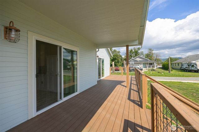 533 Second Street, Sumas, WA 98295