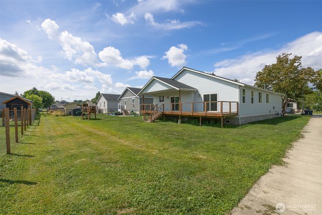 533 Second Street, Sumas, WA 98295