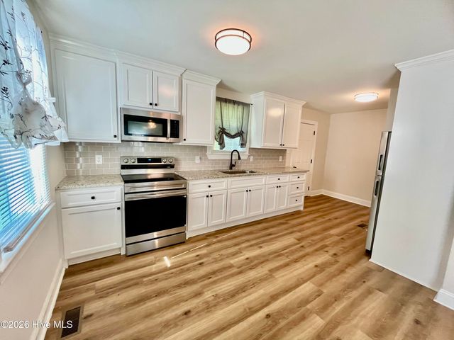 202 Banks Avenue, Goldsboro, NC 27534