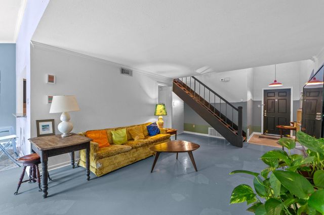 1605 Coronado Hills DR B, Austin, TX 78752