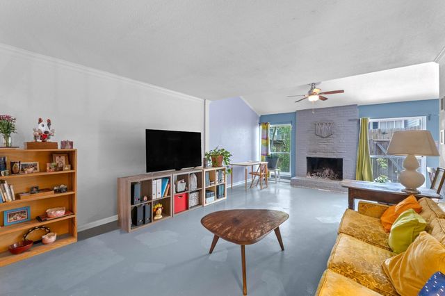 1605 Coronado Hills DR B, Austin, TX 78752