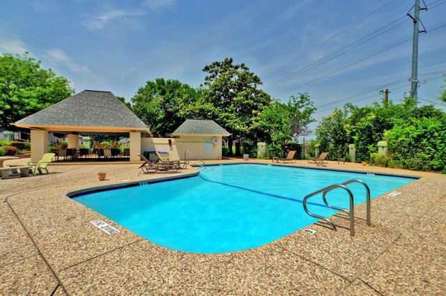 1605 Coronado Hills DR B, Austin, TX 78752