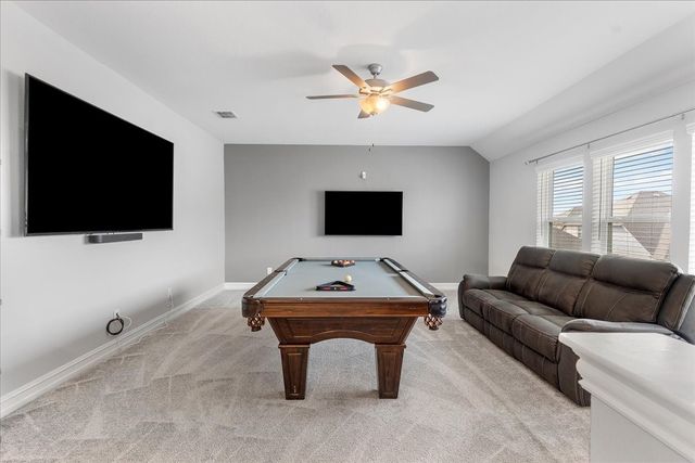 817 Crest Breeze Drive, Fort Worth, TX 76052