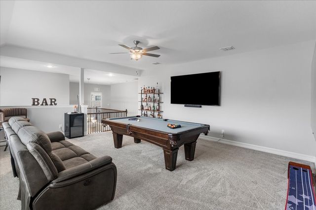 817 Crest Breeze Drive, Fort Worth, TX 76052