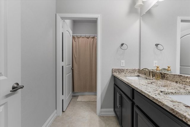 817 Crest Breeze Drive, Fort Worth, TX 76052