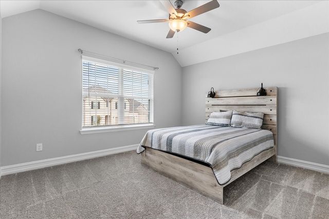 817 Crest Breeze Drive, Fort Worth, TX 76052