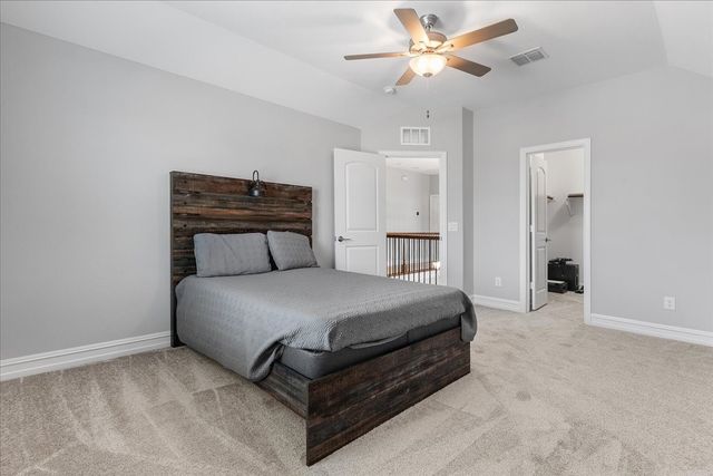 817 Crest Breeze Drive, Fort Worth, TX 76052