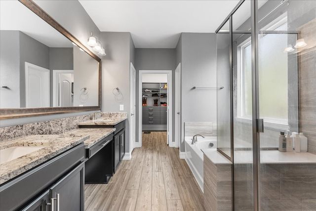 817 Crest Breeze Drive, Fort Worth, TX 76052