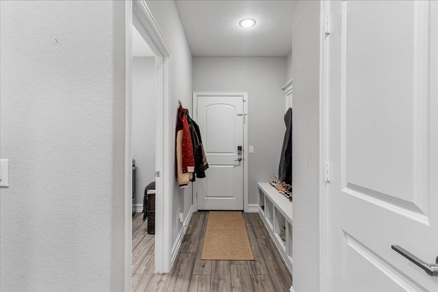 817 Crest Breeze Drive, Fort Worth, TX 76052