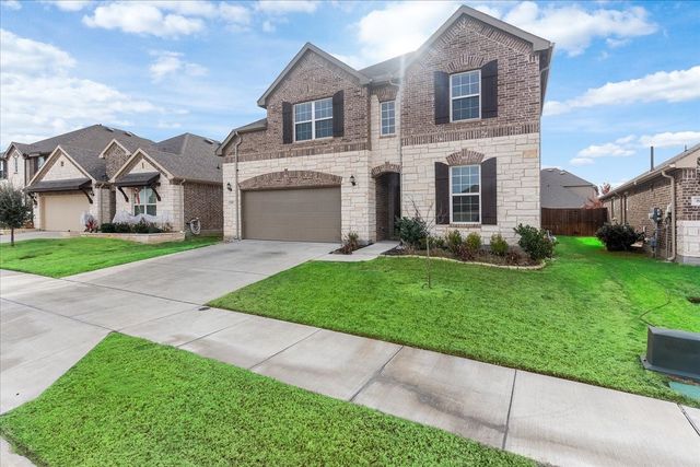 817 Crest Breeze Drive, Fort Worth, TX 76052