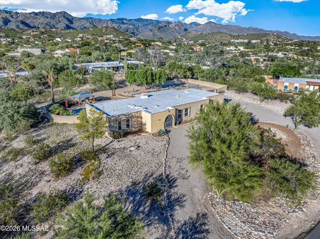 6725 E Bacobi Circle, Tucson, AZ 85750