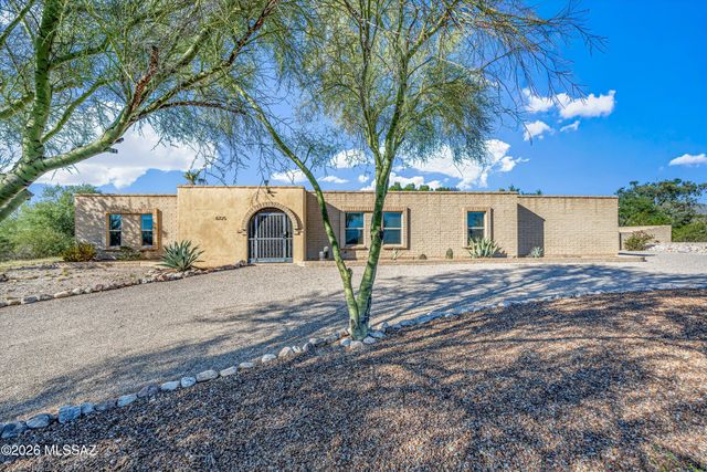 6725 E Bacobi Circle, Tucson, AZ 85750