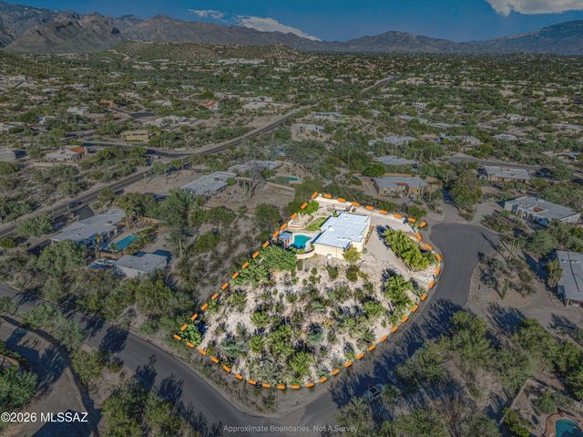 6725 E Bacobi Circle, Tucson, AZ 85750