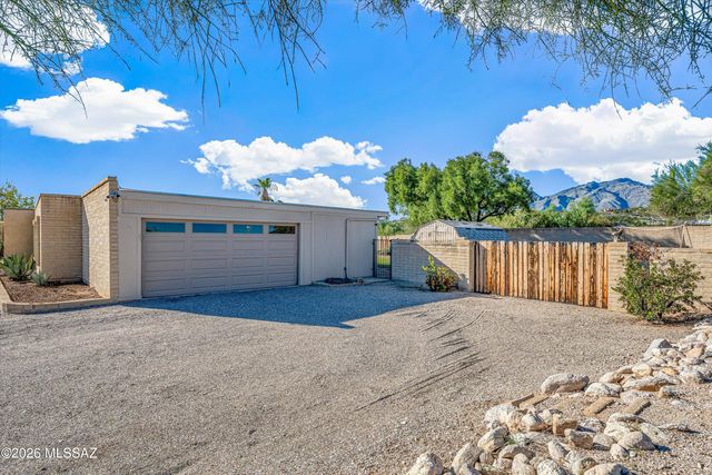 6725 E Bacobi Circle, Tucson, AZ 85750