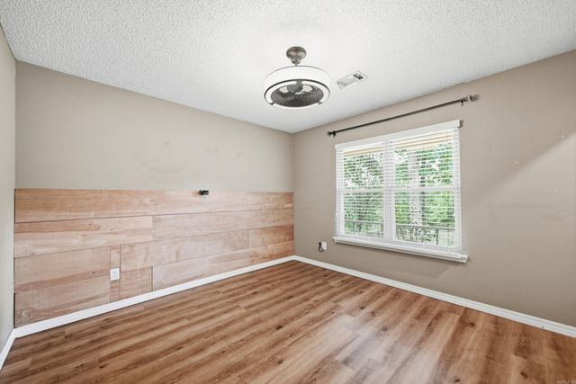 20 Fox Trot Dr, Conway, AR 72032