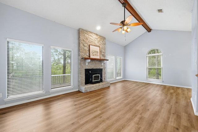 20 Fox Trot Dr, Conway, AR 72032
