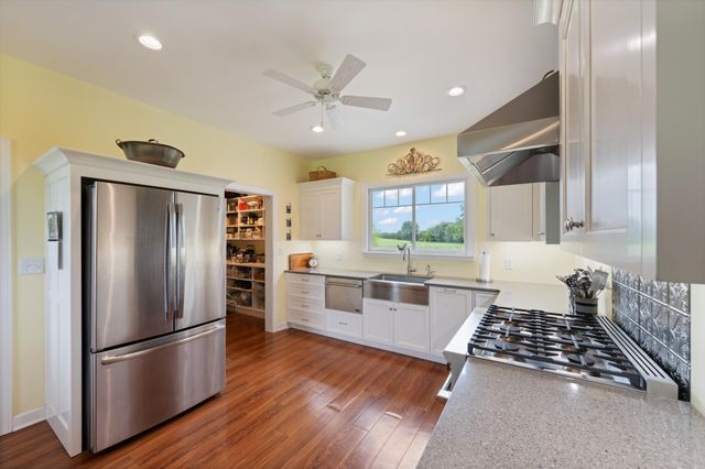 221 Eady Rd, Shelbyville, TN 37160