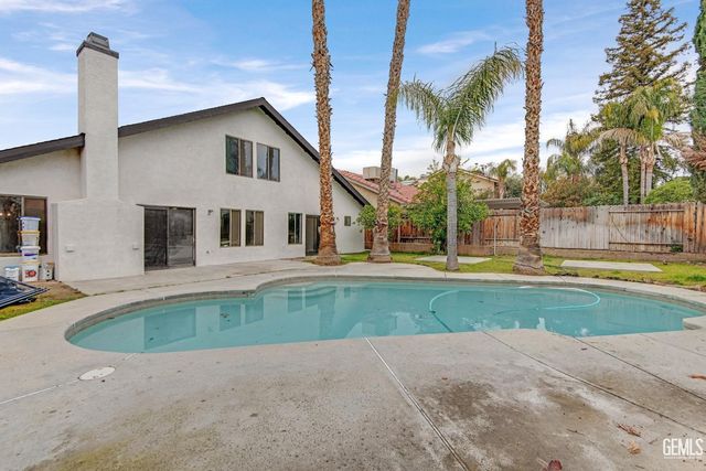 2713 McNutt Street, Bakersfield, CA 93306
