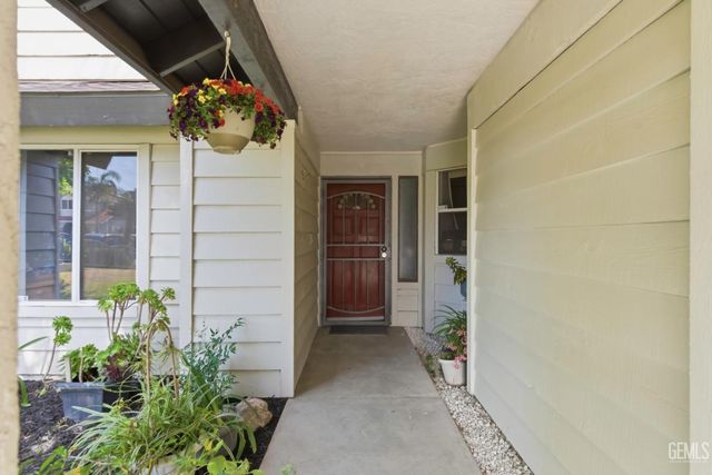 2713 McNutt Street, Bakersfield, CA 93306