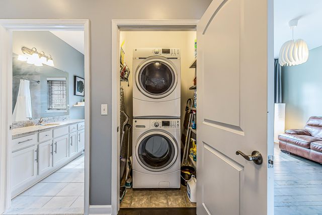 5502 Arbor Chase Drive, Ann Arbor, MI 48103