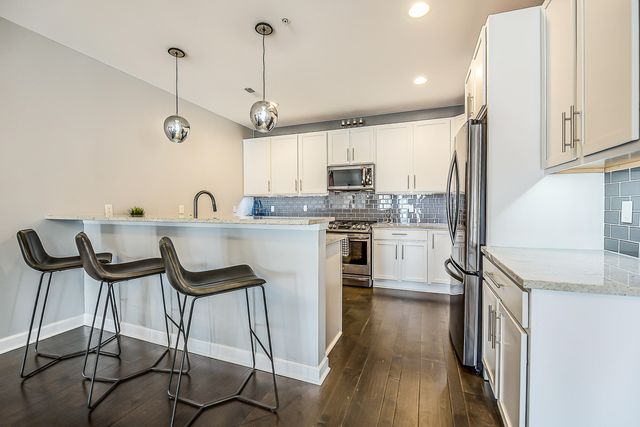 5502 Arbor Chase Drive, Ann Arbor, MI 48103