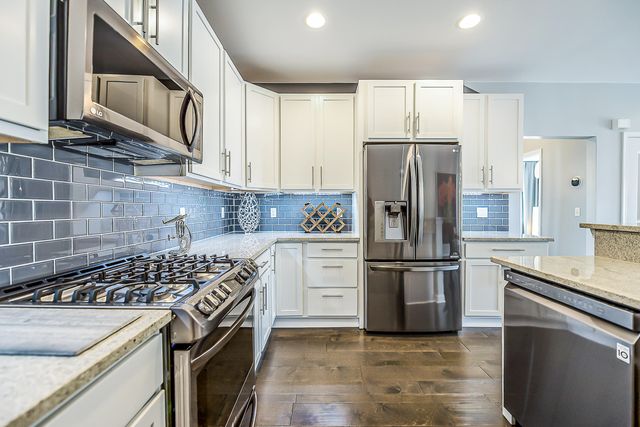 5502 Arbor Chase Drive, Ann Arbor, MI 48103