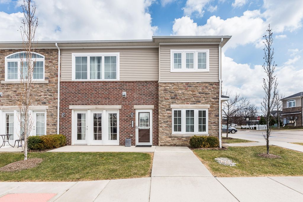 5502 Arbor Chase Drive, Ann Arbor, MI 48103